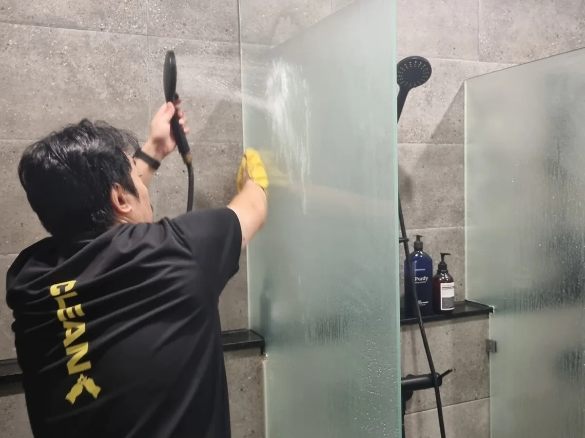 창녕군 계성면 헬스장 복도·대기 동선 야간 위생청소 사례 - 행진크린