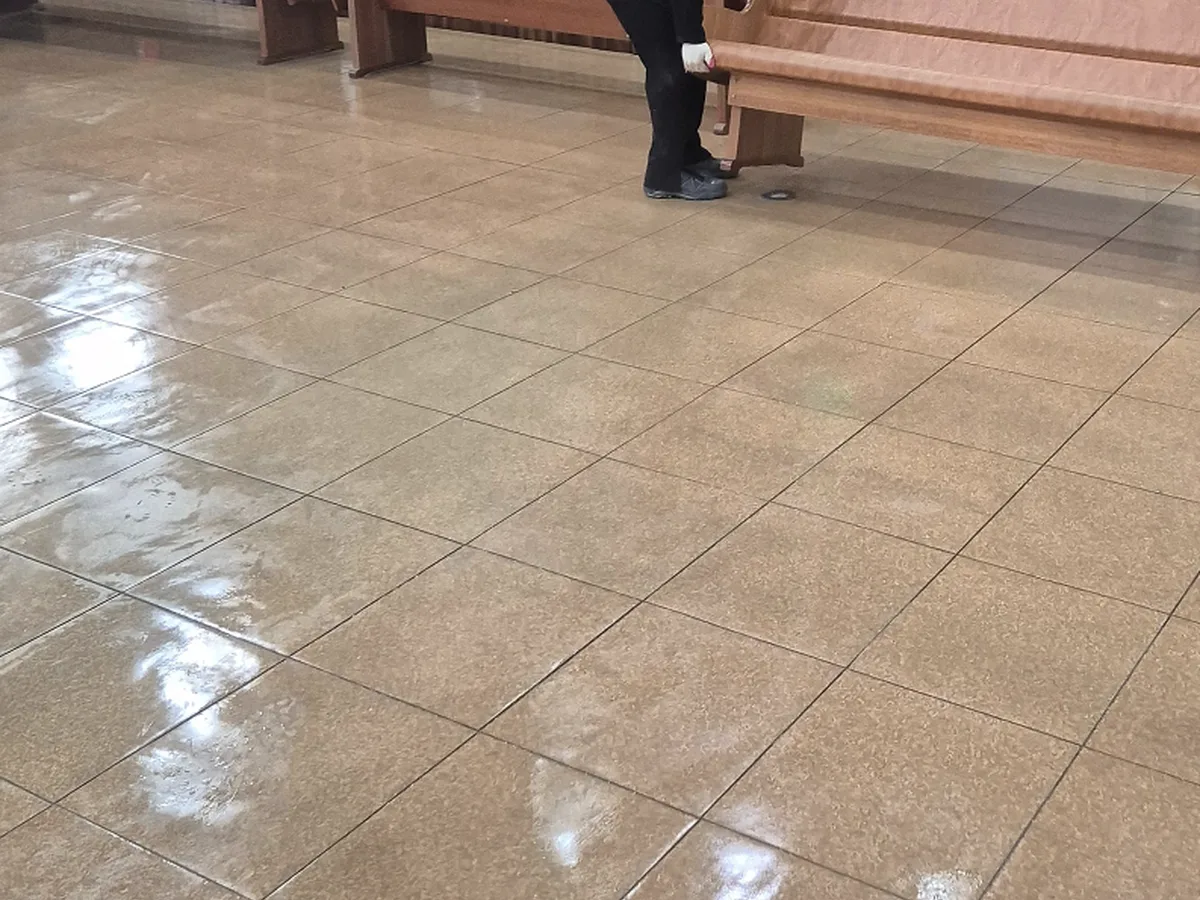 창원시 진해구 두동 예배당 방송실 장비 주변 정밀 위생청소 사례 - 행진크린